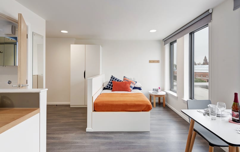 Platinum Studio, Dunaskin Mill, 5 Dunaskin Court, West End, Glasgow - Image 1